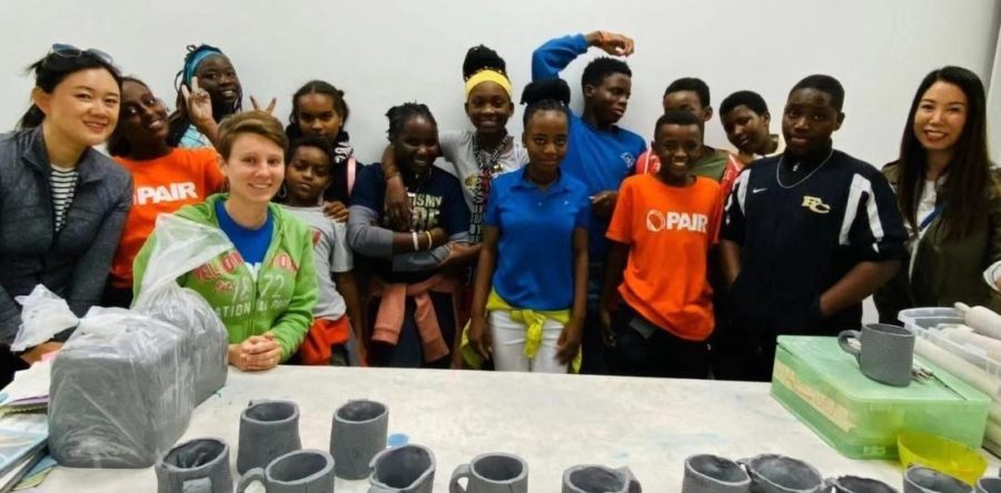 携手PAIR为难民儿童开办课外辅导艺术课